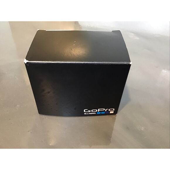 GoPro LCD BacPac Feature 2 Waterproof Doors, 2 Non-Waterproof Doors, User Manual - Picture 1 of 13